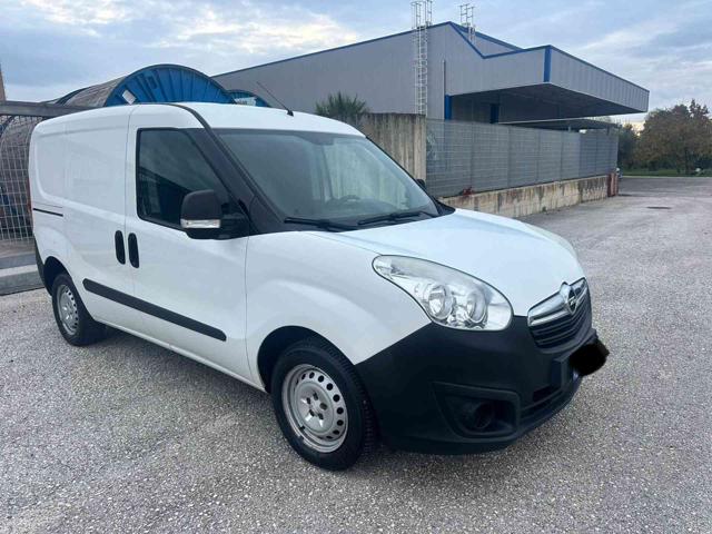 OPEL Combo usata, con ABS