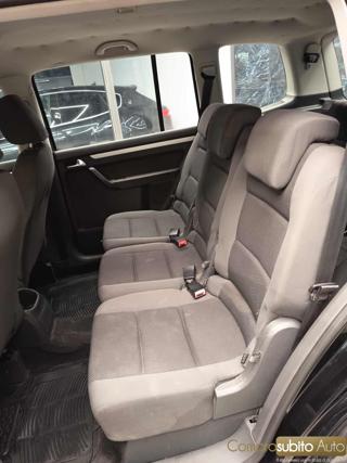 VOLKSWAGEN Touran usata, con Airbag testa
