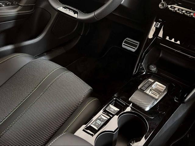 PEUGEOT 2008 usata, con Touch screen