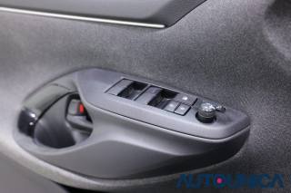 TOYOTA Yaris usata, con Luci diurne
