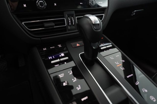 PORSCHE Macan usata 17