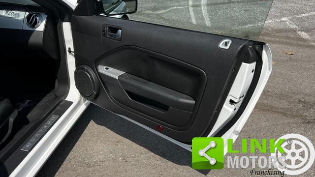 FORD Mustang usata, con MP3