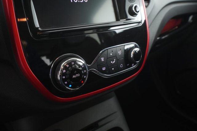 RENAULT Captur usata 8