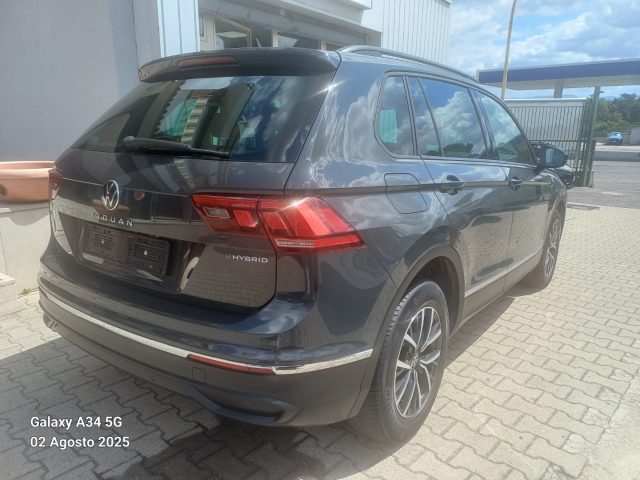 VOLKSWAGEN Tiguan usata, con Airbag laterali