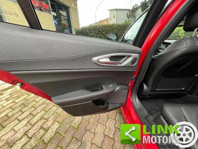 ALFA ROMEO Giulia usata, con USB