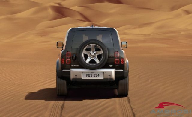 LAND ROVER Defender usata 2