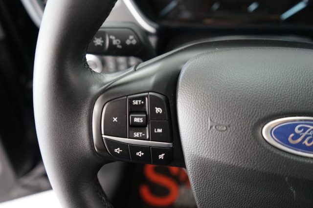 FORD Kuga usata, con Schermo multifunzione interamente digitale