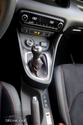 TOYOTA Yaris usata, con ESP