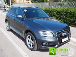 AUDI Q5 usata, con Sensori di parcheggio anteriori