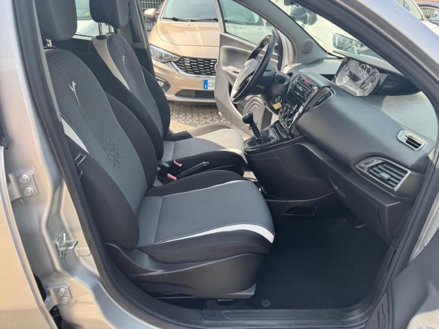 LANCIA Ypsilon usata, con ESP