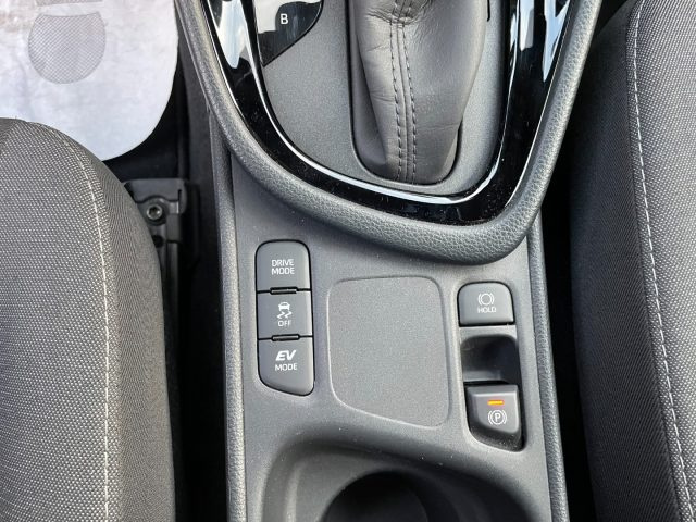 TOYOTA Yaris usata, con Cruise Control