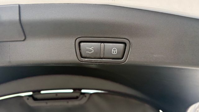 ALFA ROMEO Stelvio usata, con Specchietti laterali elettrici