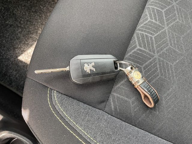 PEUGEOT Rifter usata, con Riconoscimento dei segnali stradali
