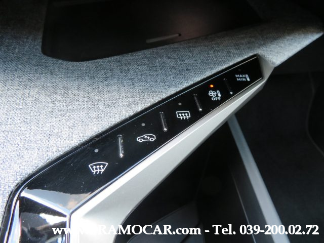 PEUGEOT 3008 usata, con Volante in pelle