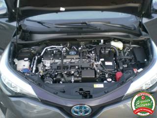 TOYOTA C-HR usata, con Controllo elettronico della corsia