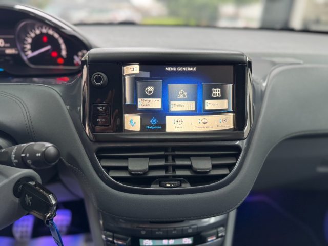 PEUGEOT 208 usata, con USB