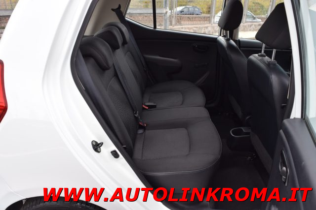 HYUNDAI i10 usata 12