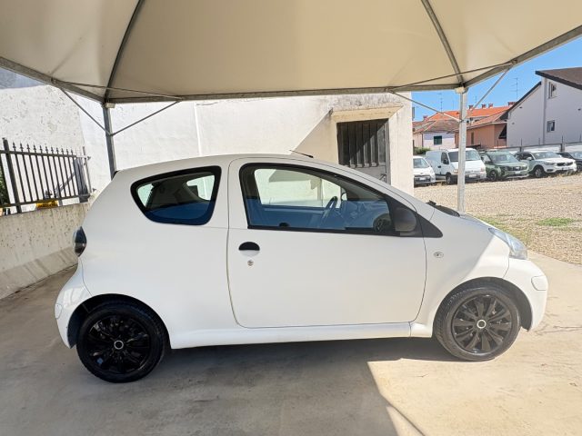 TOYOTA Aygo usata, con Controllo automatico clima