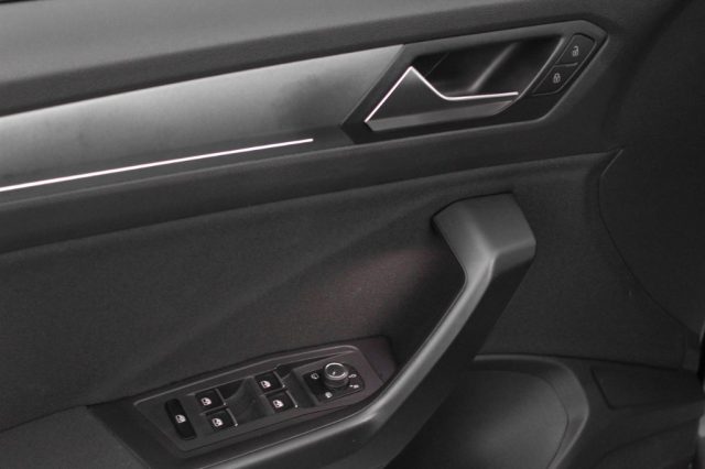 VOLKSWAGEN T-Roc usata, con Fendinebbia