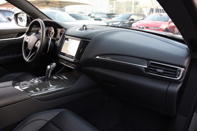 MASERATI Levante usata, con Luci diurne LED