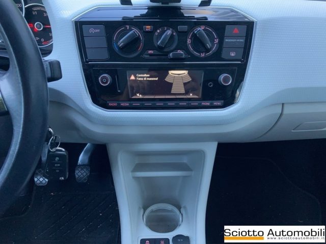 VOLKSWAGEN up! usata, con Sensori di parcheggio posteriori