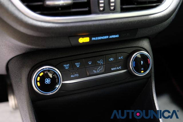 FORD Fiesta usata, con Sensori di parcheggio posteriori