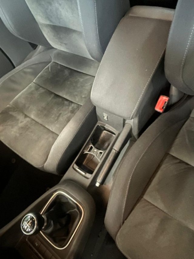 VOLKSWAGEN Golf usata, con Airbag Passeggero