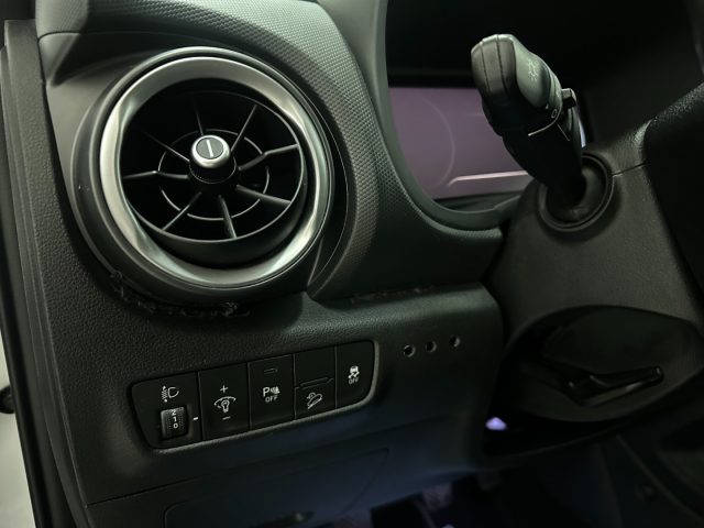 HYUNDAI Kona usata, con USB