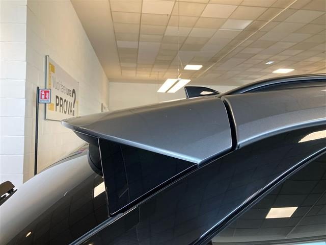 RENAULT Austral usata, con Hill holder