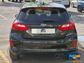 FORD Fiesta usata, con Autoradio