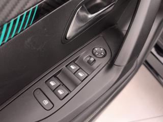 PEUGEOT 2008 usata, con Leve al volante