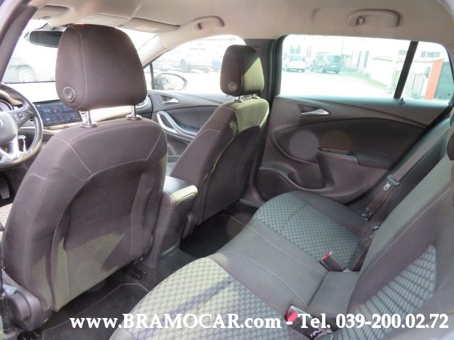 OPEL Astra usata, con USB