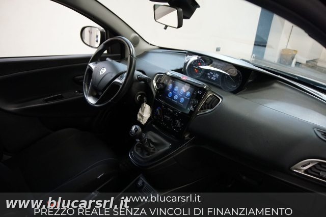 LANCIA Ypsilon usata, con Fendinebbia
