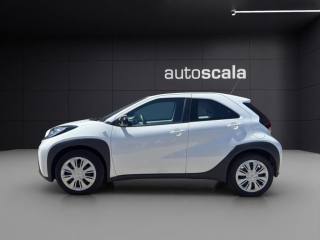 TOYOTA Aygo X usata, con Autoradio