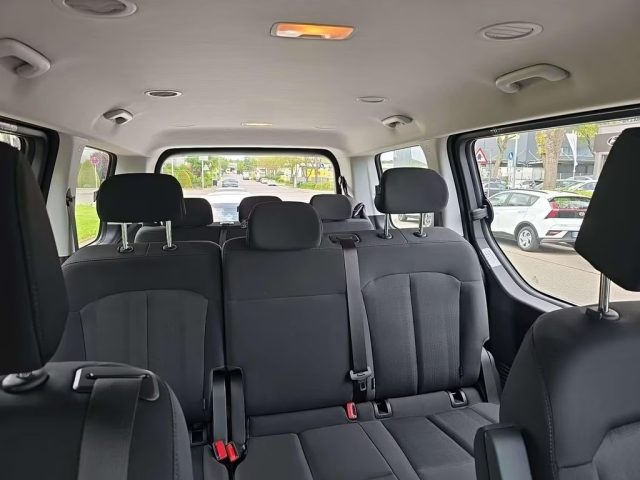 HYUNDAI Staria usata, con Park Distance Control