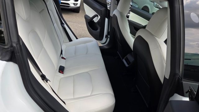 TESLA Model 3 usata, con Cerchi in lega