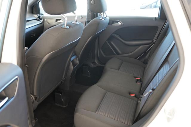 MERCEDES-BENZ B 180 usata, con Airbag testa