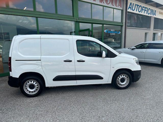 OPEL Combo usata, con Chiusura centralizzata