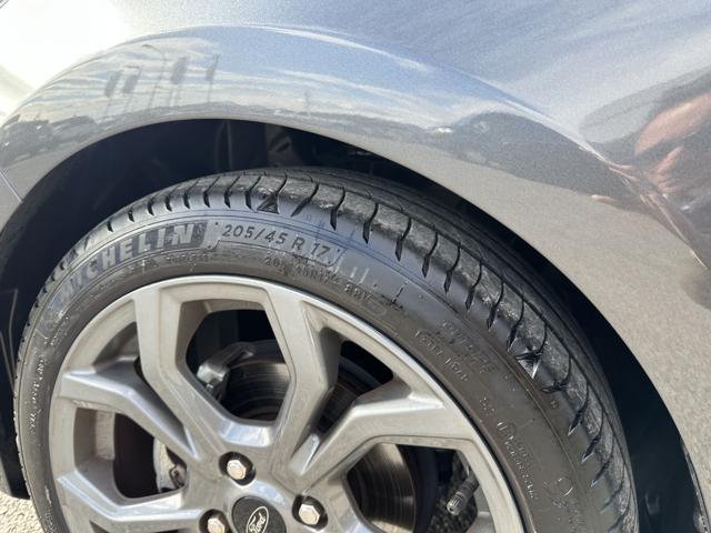 FORD Fiesta usata, con Autoradio