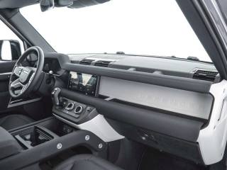 LAND ROVER Defender usata 2