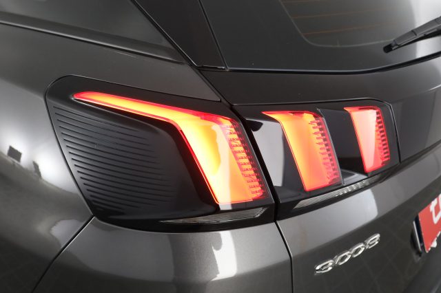 PEUGEOT 3008 usata 9