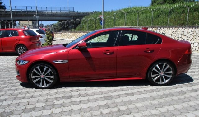 JAGUAR XE usata, con Airbag