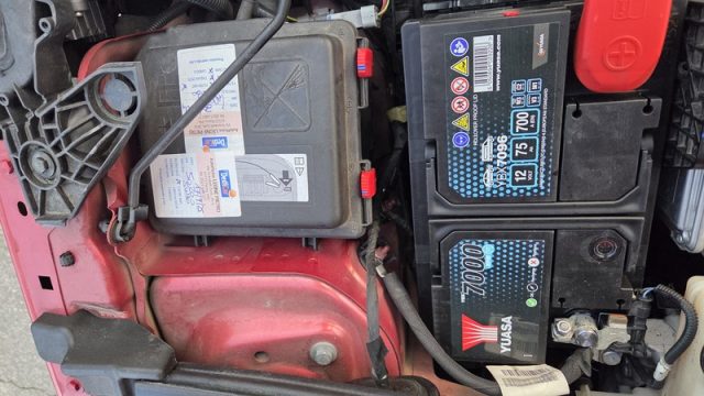 PEUGEOT 208 usata, con Specchietti laterali elettrici