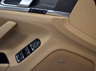 PORSCHE Panamera usata, con Autoradio