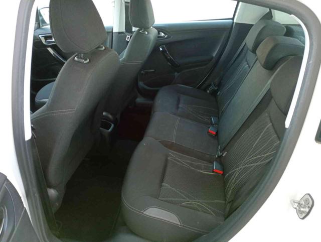 PEUGEOT 208 usata, con Autoradio