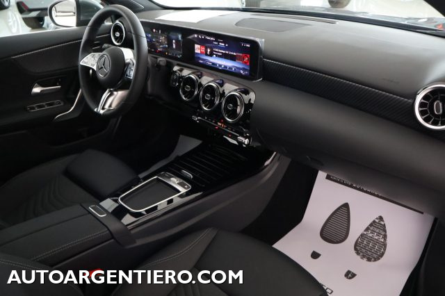 MERCEDES-BENZ A 180 usata, con Hill holder