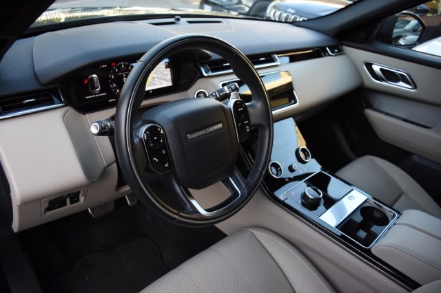 LAND ROVER Range Rover Velar usata, con Autoradio