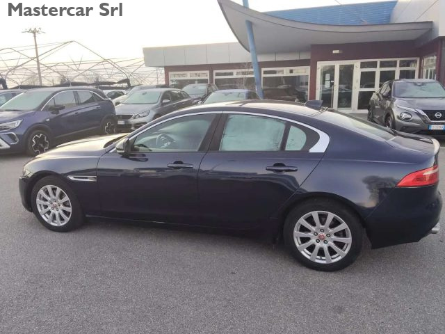 JAGUAR XE usata, con Alzacristalli elettrici