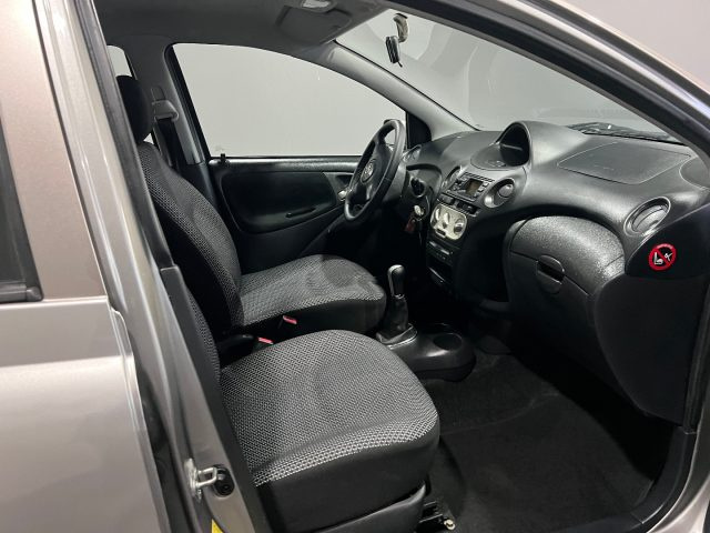 TOYOTA Yaris usata, con Chiusura centralizzata