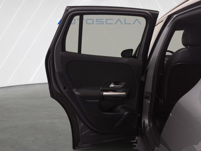 MERCEDES-BENZ GLA 200 usata, con Bracciolo